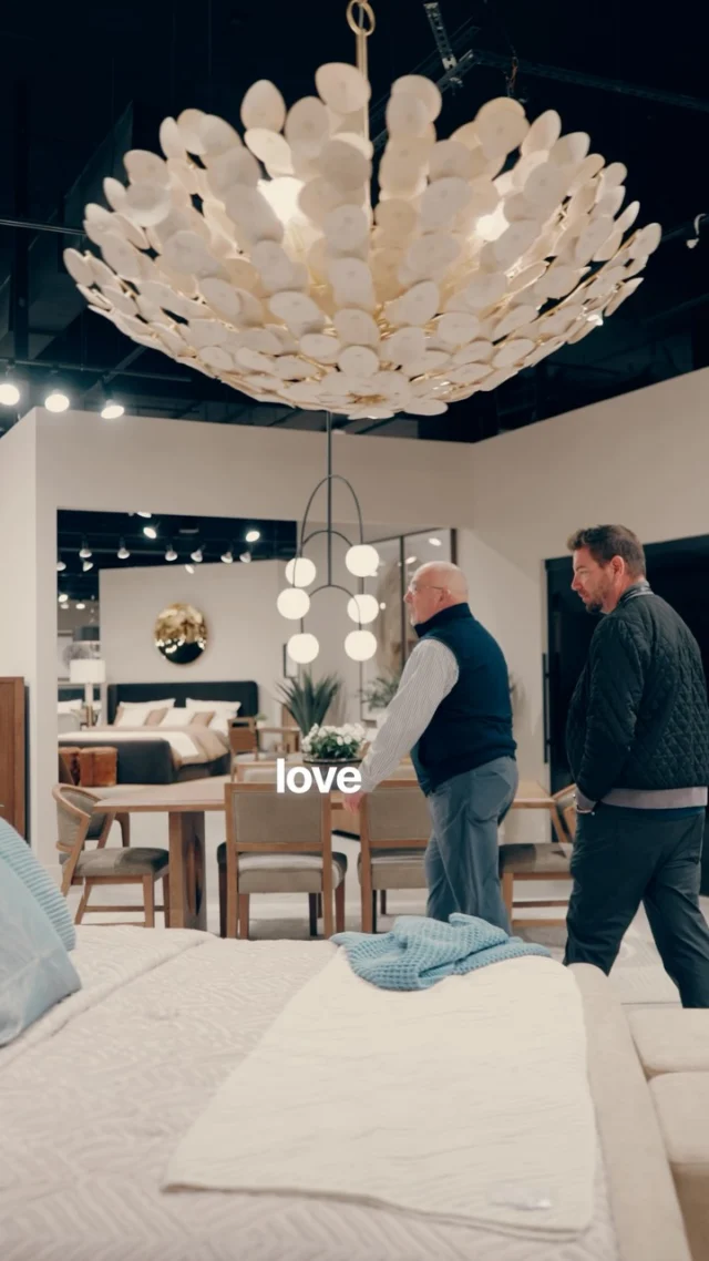When speaking with John Lannertone you can really feel how much he cares about his team and his customers. John and the team at Modus are an inspiration.  @modusfurnitureus @kingpop1357 @lannertone91357